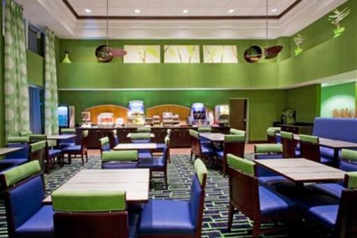 фото отеля Holiday Inn Express Hotel & Suites Orlando Apopka