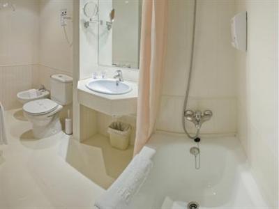 фото отеля Hotel Oasis Tossa De Mar