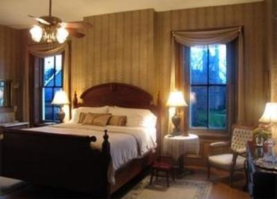 фото отеля Lovelace Manor Bed and Breakfast