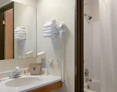 фото отеля Super 8 Henderson/NE Denver