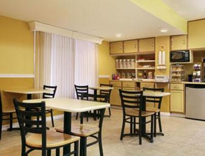 фото отеля Microtel Inn Lake Norman Cornelius