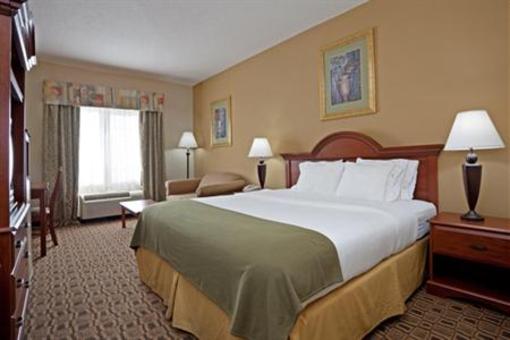 фото отеля Holiday Inn Express Hotels And Suites Albermarle