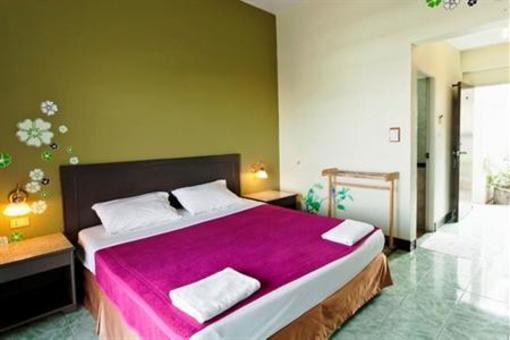 фото отеля Baan Nitra Guesthouse Patong