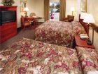 фото отеля Clubhouse Inn & Suites Topeka