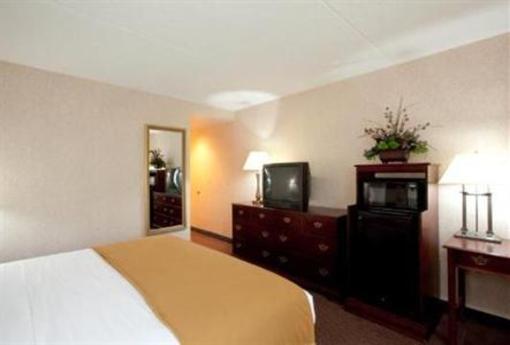 фото отеля Holiday Inn Express Newport News