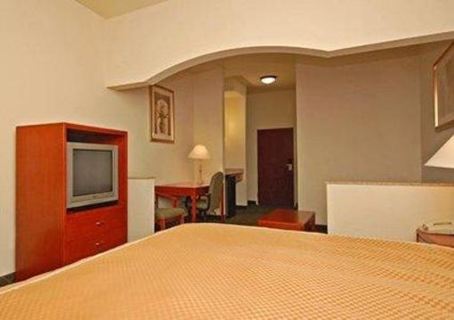 фото отеля Comfort Suites South Amarillo