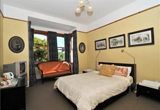 фото отеля Booklovers Bed & Breakfast