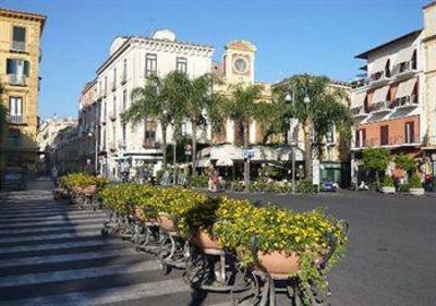 фото отеля Hotel Savoia Sorrento