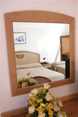 фото отеля Hotel Savoia Sorrento