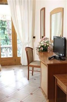 фото отеля Hotel Savoia Sorrento