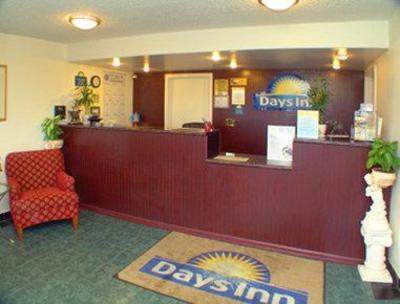 фото отеля Days Inn and Suites Red Bluff