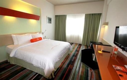 фото отеля Harris Hotel Batam Center