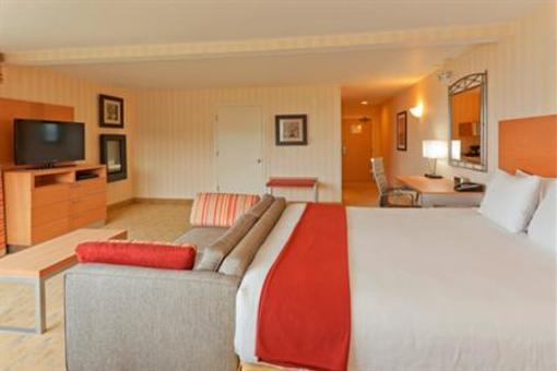 фото отеля Holiday Inn Express Hotel & Suites Pacifica