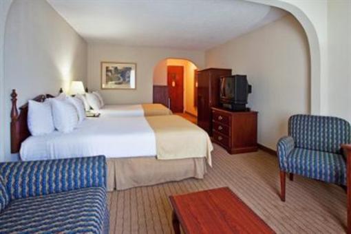фото отеля Holiday Inn Hotel and Suites Peachtree City