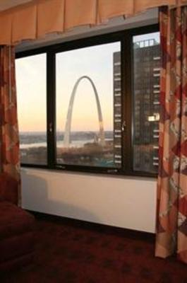 фото отеля Hampton Inn - St. Louis Downtown at the Gateway Arch