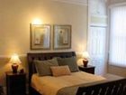 фото отеля Savannah Dream Vacations - 506 East Waldburg Street