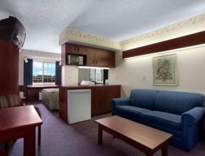 фото отеля Microtel Inn & Suites Detroit Roseville (Michigan)