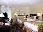 фото отеля Paramount Plaza Hotel & Suites
