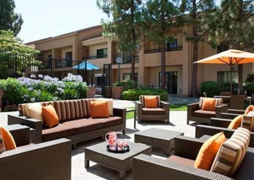 фото отеля Courtyard by Marriott Pleasanton