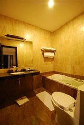 фото отеля Almond Hotel Phnom Penh