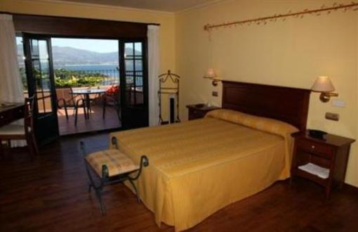 фото отеля Rustico Punta Uia Hotel Muros