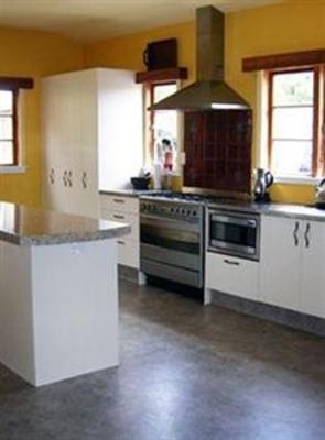 фото отеля Nikau Lodge