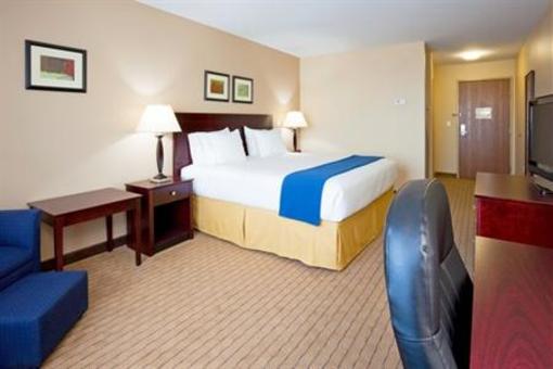 фото отеля Holiday Inn Express Devils Lake