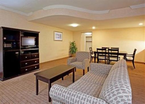 фото отеля Holiday Inn Farmington Hills Novi