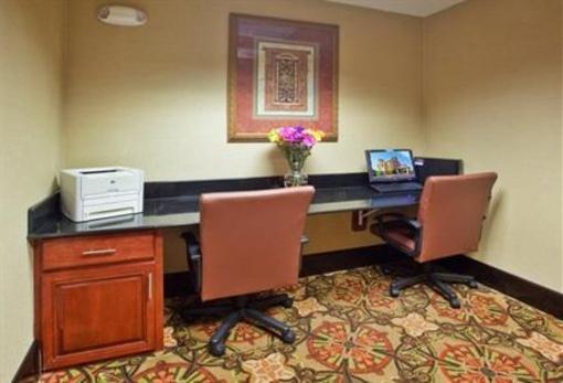 фото отеля Holiday Inn Express Hotel & Suites Charlotte Concord (North Carolina)