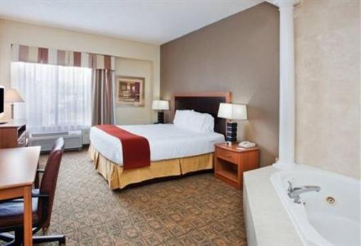 фото отеля Holiday Inn Express Hotel & Suites Charlotte Concord (North Carolina)