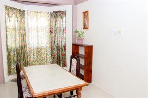 фото отеля Iso's Bed & Breakfast