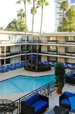 фото отеля Beverly Hills Plaza Hotel