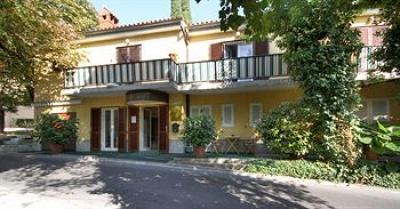фото отеля Maygut Apartments