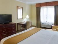 Holiday Inn Express Hotel & Suites Winnie