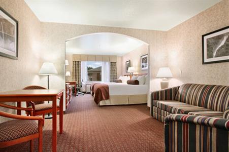 фото отеля BEST WESTERN PLUS Cascade Inn & Suites