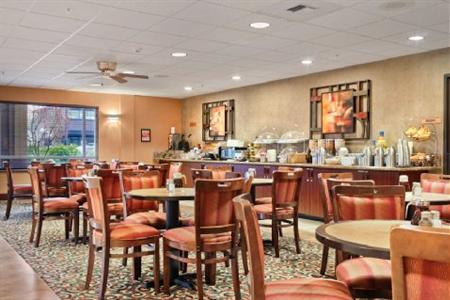 фото отеля BEST WESTERN PLUS Cascade Inn & Suites