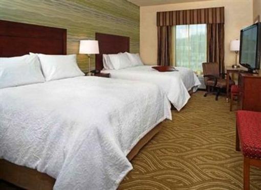 фото отеля Hampton Inn & Suites Pittsburgh Waterfront