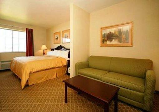 фото отеля Comfort Suites at Royal Ridges