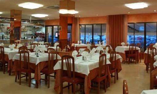 фото отеля Hostal Santa Clara