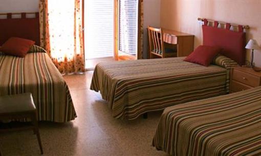 фото отеля Hostal Santa Clara