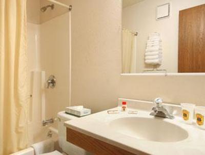 фото отеля Super 8 Auburn / Finger Lakes