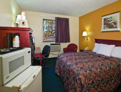 фото отеля Super 8 Warner Robins