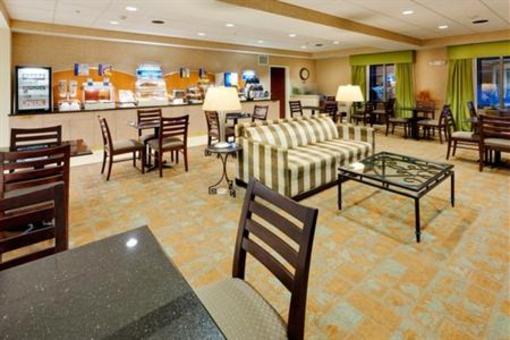 фото отеля Holiday Inn Express Hotel & Suites Haskell