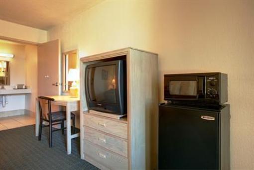 фото отеля Americas Best Value Inn & Suites Pensacola