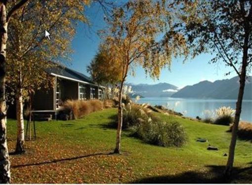 фото отеля Whare Kea Lodge & Chalet