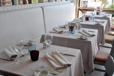 фото отеля Hostal Porto Colom Felanitx