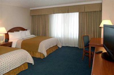 фото отеля Embassy Suites Hotel Cleveland-Rockside