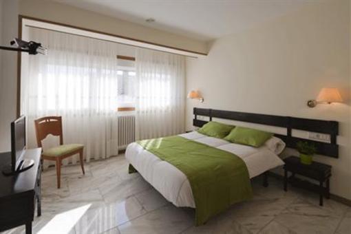 фото отеля Hotel Os Carballos