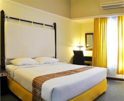 фото отеля Tryas Hotel Cirebon