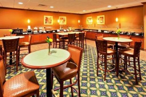 фото отеля Crowne Plaza Hotel Paramus